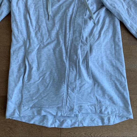 *SOLD* LULULEMON Coast Easy Wrap size 6 grey - Picture 6 of 13